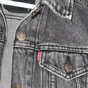Levi’s black jean jacket